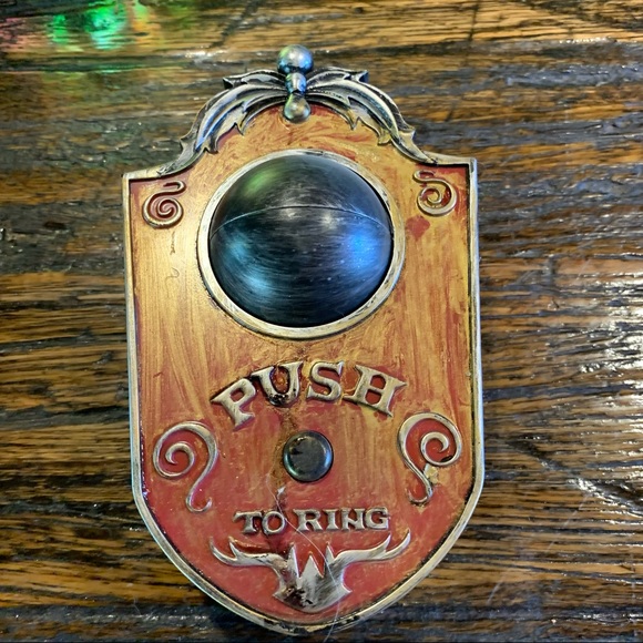 Halloween Doorbell Eye Creepy Talks Animated Talks - Picture 1 of 7